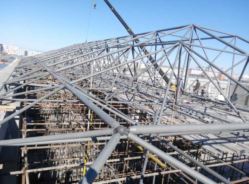 钢结构网架工程施工三大方法对比